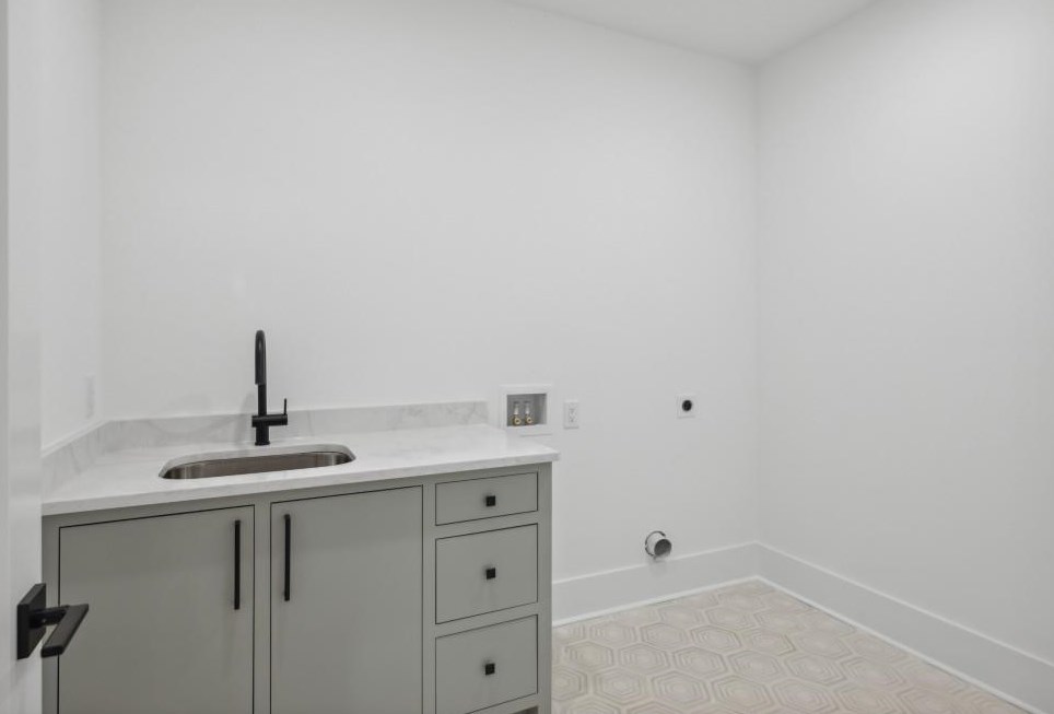 2354 Poplar Springs Dr, Atlanta GA  30319-3942 exterior