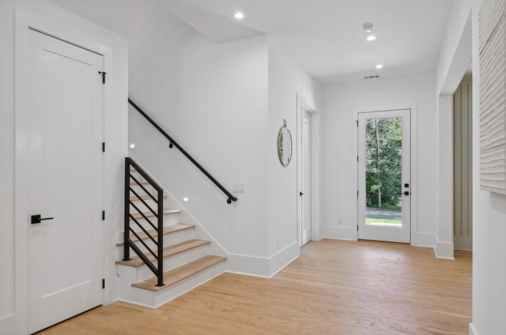 2354 Poplar Springs Dr, Atlanta GA  30319-3942 exterior