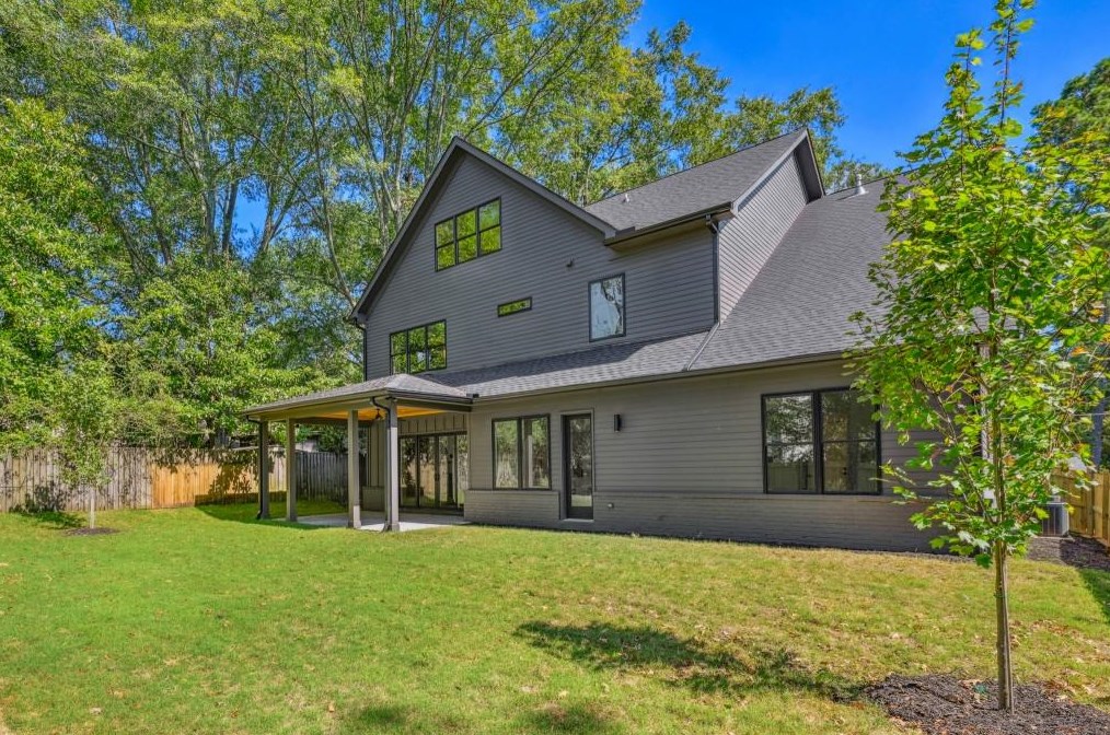 2354 Poplar Springs Dr, Atlanta GA  30319-3942 exterior