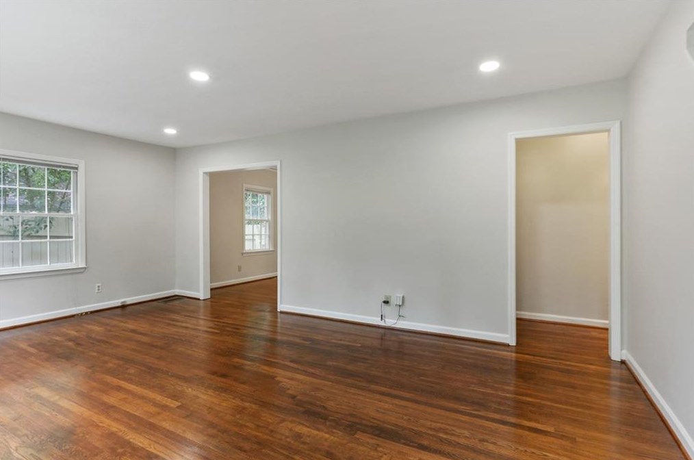 1516 Deerwood Dr, Decatur GA  30030-4516 exterior