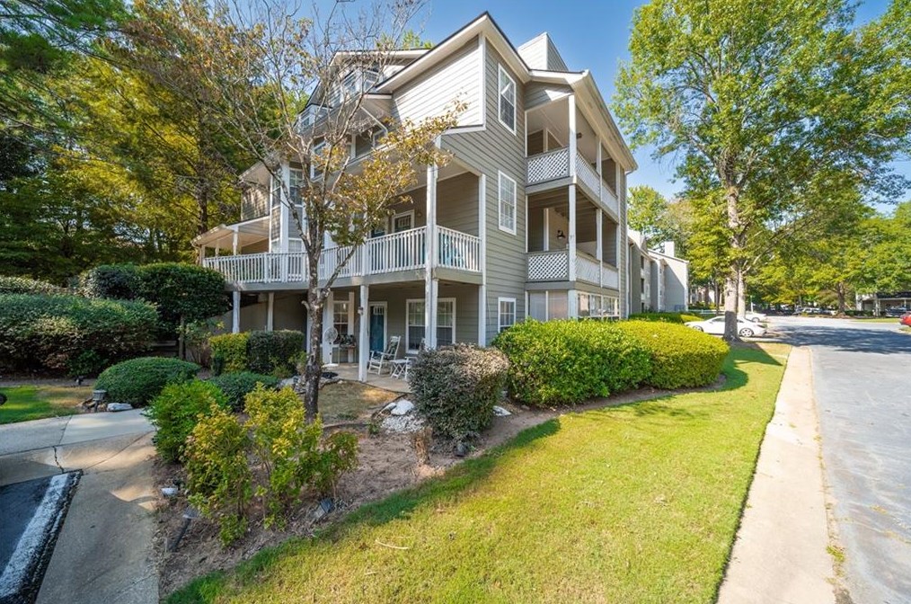 6431 Oakleaf Way, Morrow, GA 30260