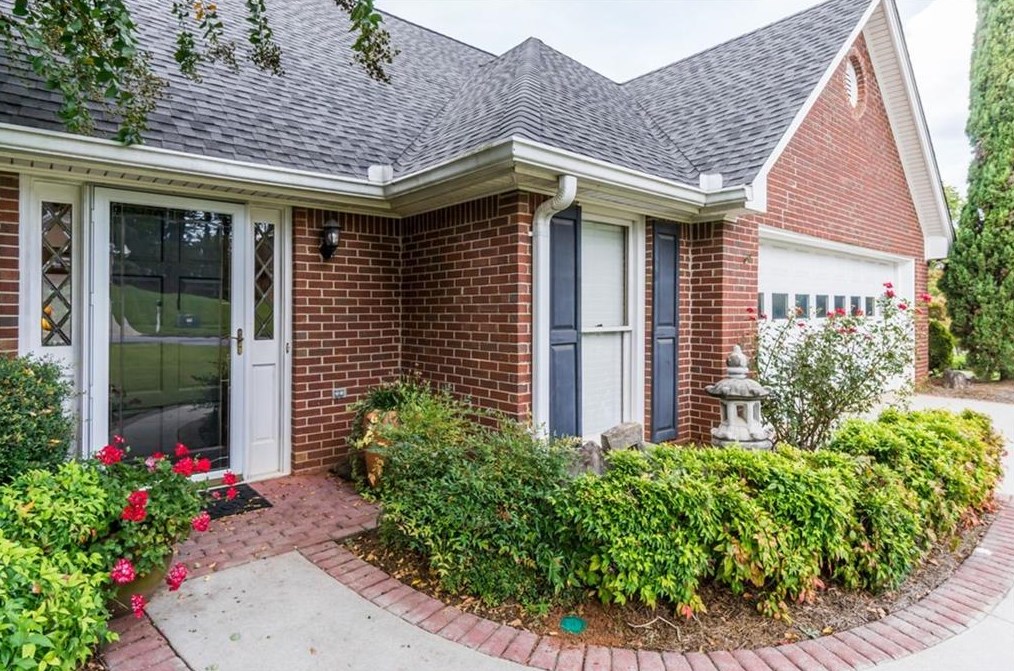 380 Farm Dr, Alpharetta, GA 30004-4031