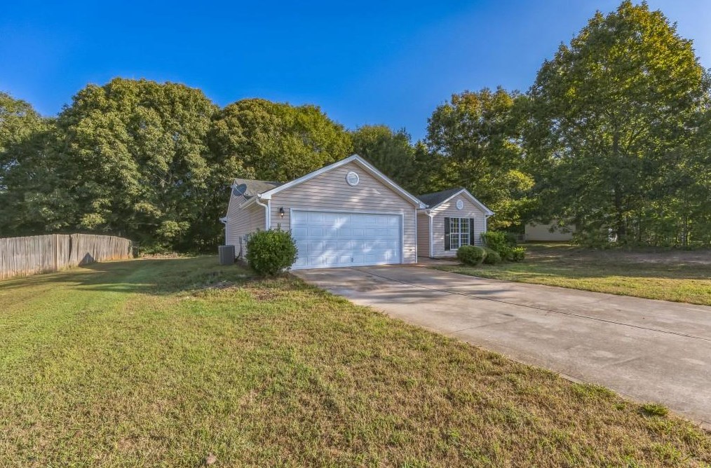 2021 Corbin Dr, Statham, GA 30666