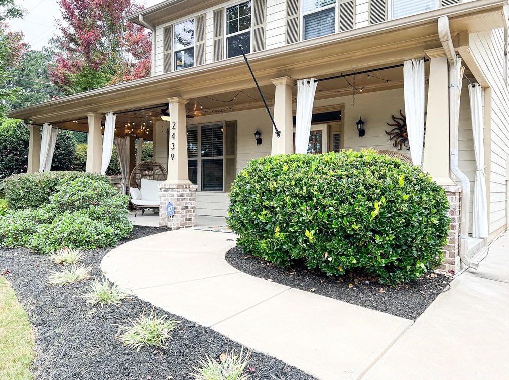 2439 Muirfield Pl, Atlanta GA  30337-1637 exterior