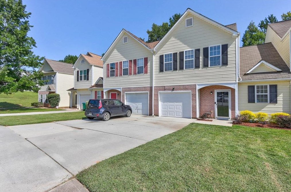 6697 Sunset Ct, Rex, GA 30273