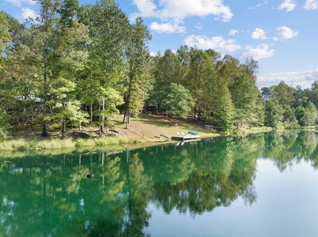249 Canaan Dr, Maysville, GA 30558-5325