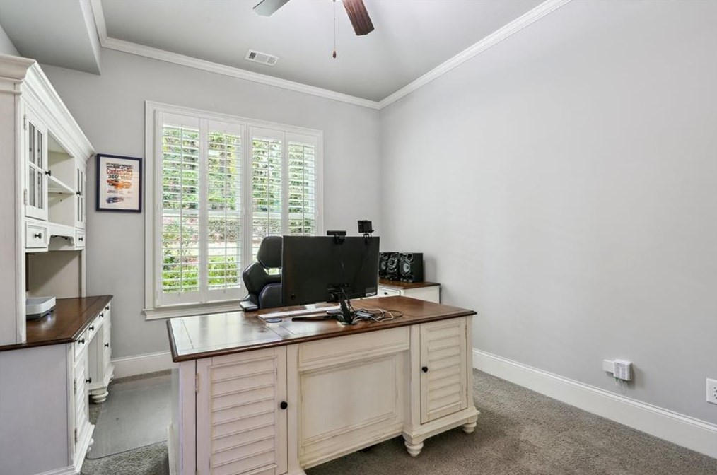 580 Windsor Pkwy, Atlanta GA  30342-2751 exterior