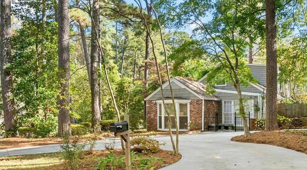 2953 Sylvan Ramble Rd, Atlanta GA  30345-2159 exterior