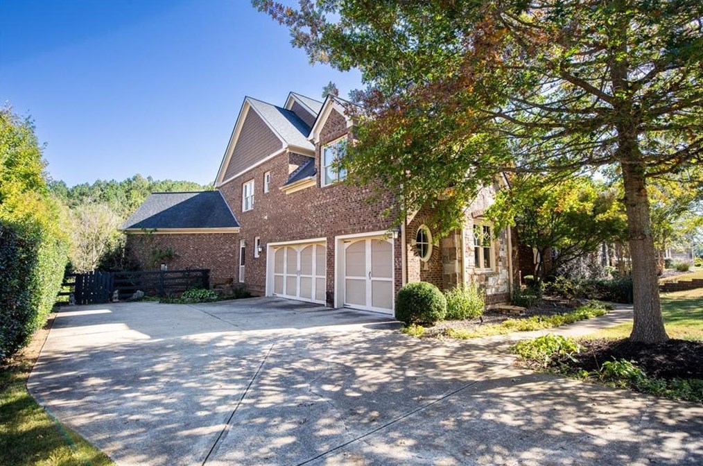 108 Millstone Manor Ct, Holly Springs, GA 30188-6131