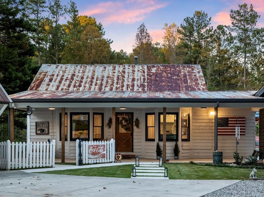 475 Old Hickory Rd, Holly Springs, GA 30188