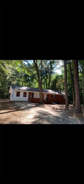 5727 Whispering Pines Road Sw, Mableton, GA 30126