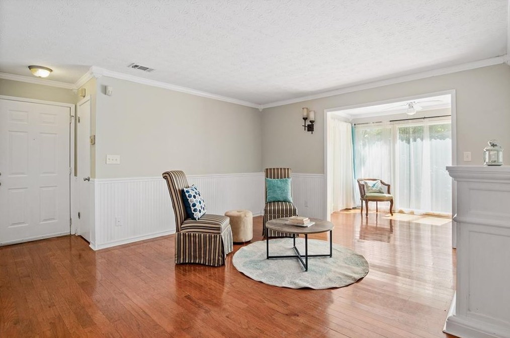 304 Natchez Trce, Atlanta GA  30350-3010 exterior