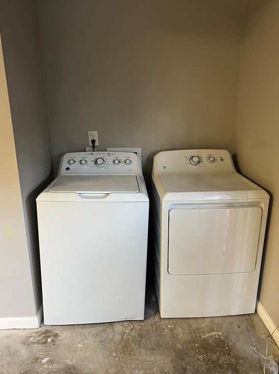 1934 Gln Echo Dr, Decatur GA 30032-5126 exterior