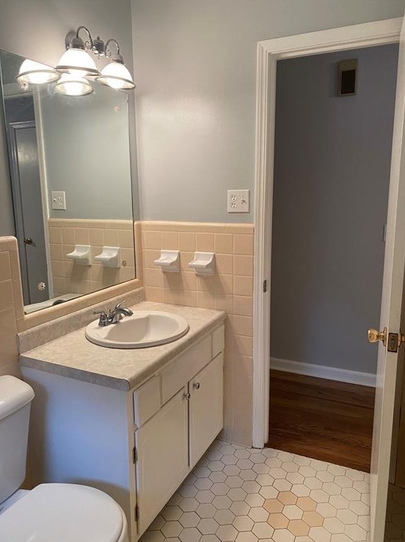 4061 Cooper Lk Rd, Smyrna GA  30082-3328 exterior