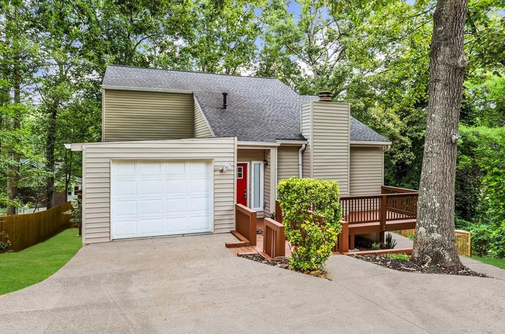 6584 Oakwood Dr, Douglasville, GA 30135