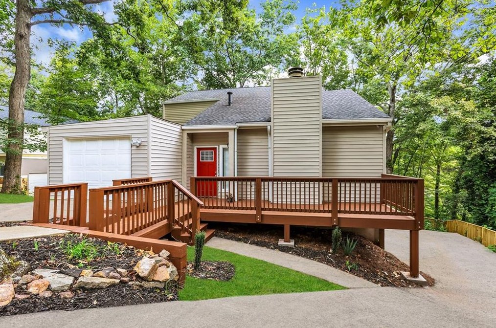 6584 Oakwood Dr, Douglasville GA  30135-1670 exterior