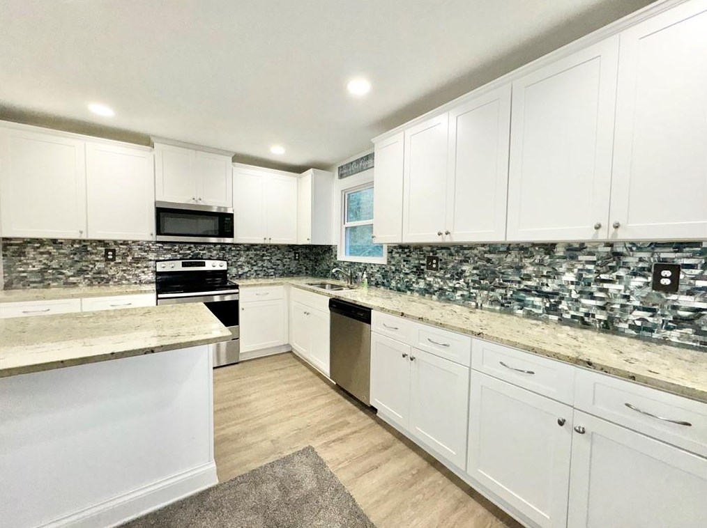 2459 Susan Ln, Atlanta GA 30331-5235 exterior