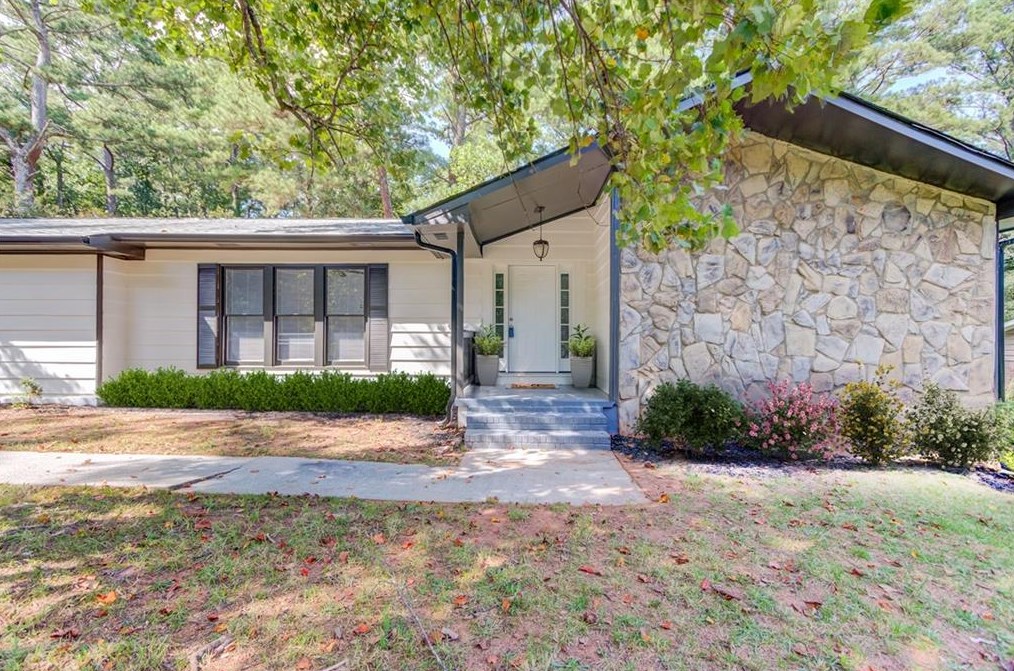 5232 Omalley Ln, Stone Mountain, GA 30088-1304