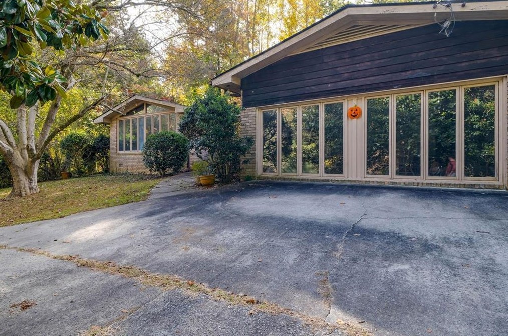 2340 Honeysuckle Ln, Smyrna GA  30080-4614 exterior