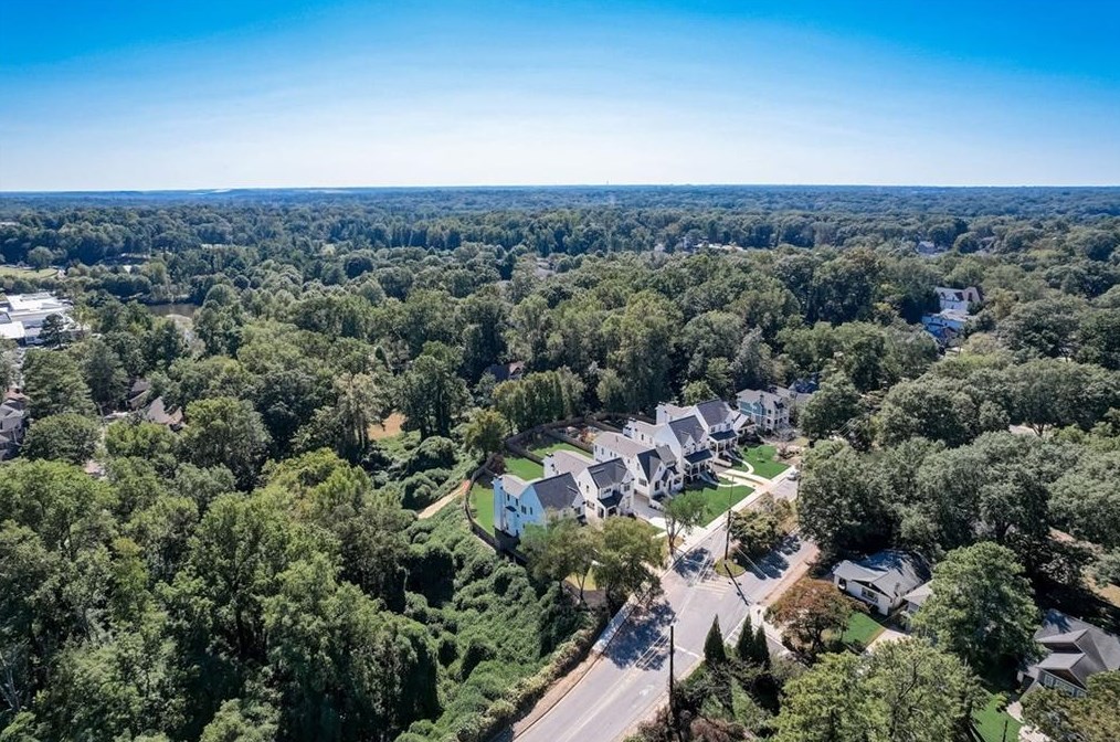 2183 Oakview Rd, Atlanta GA  30317-0026 exterior