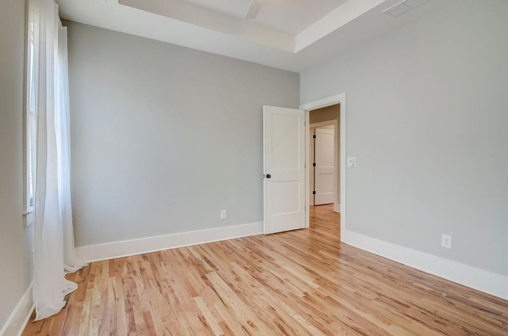 2183 Oakview Rd, Atlanta GA  30317-0026 exterior
