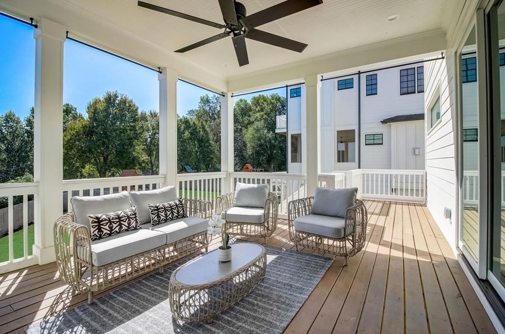 2183 Oakview Rd, Atlanta GA  30317-0026 exterior