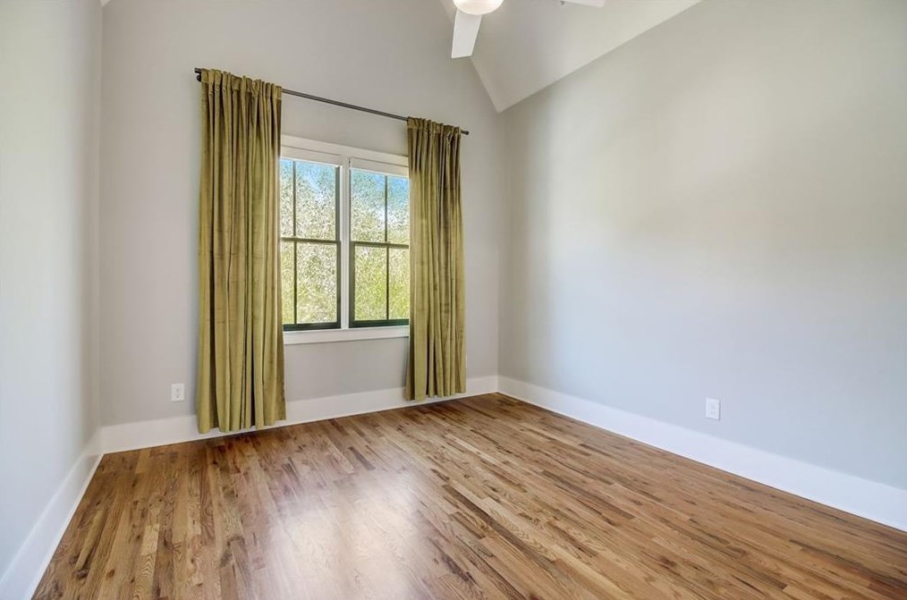 2183 Oakview Rd, Atlanta GA  30317-0026 exterior