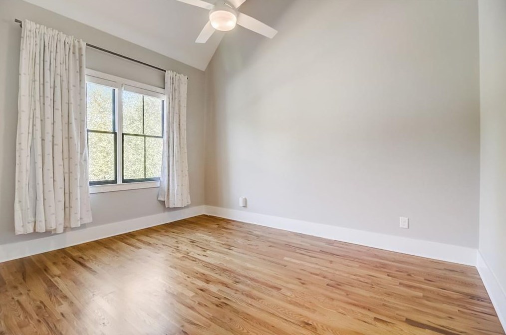 2183 Oakview Rd, Atlanta GA  30317-0026 exterior