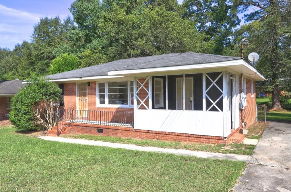 2674 Tredway Dr, Macon GA  31211-2329 exterior