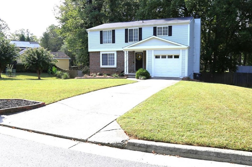 220 Sheringham Dr, Roswell, GA 30076-2470