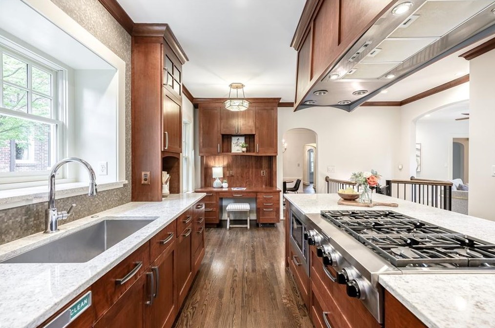 1171 Zimmer Dr, Atlanta GA  30306-3320 exterior