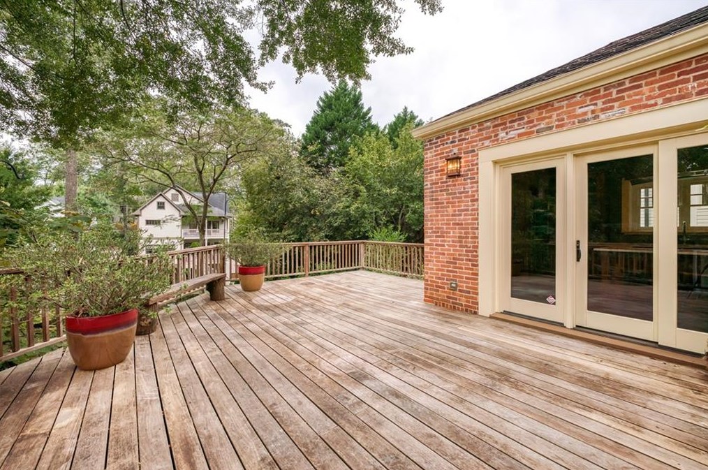 1171 Zimmer Dr, Atlanta GA  30306-3320 exterior