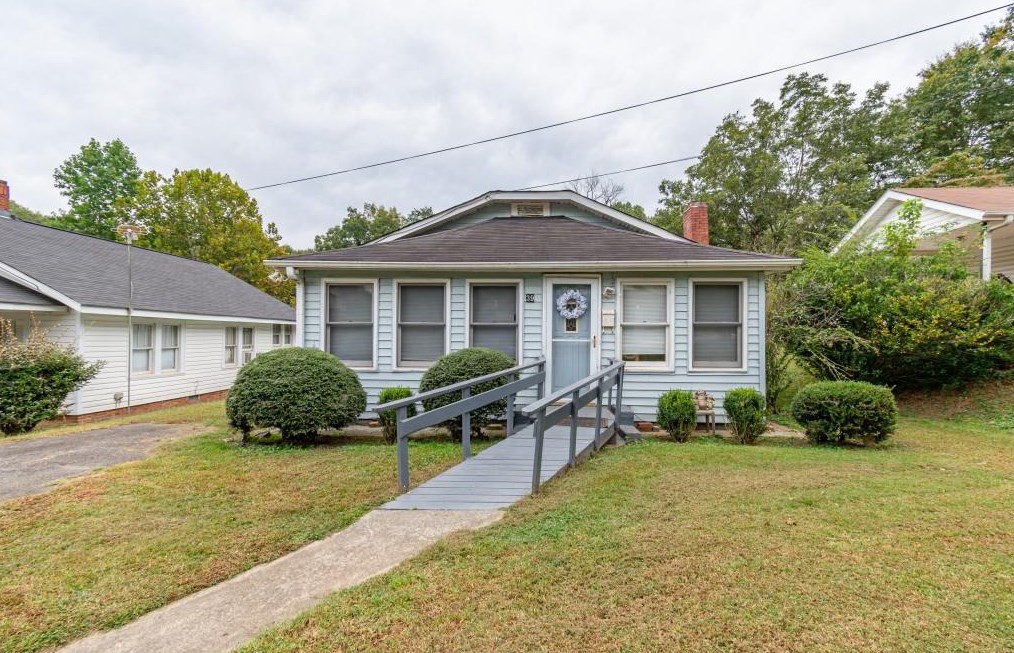 39 E Park St, Buford, GA 30518