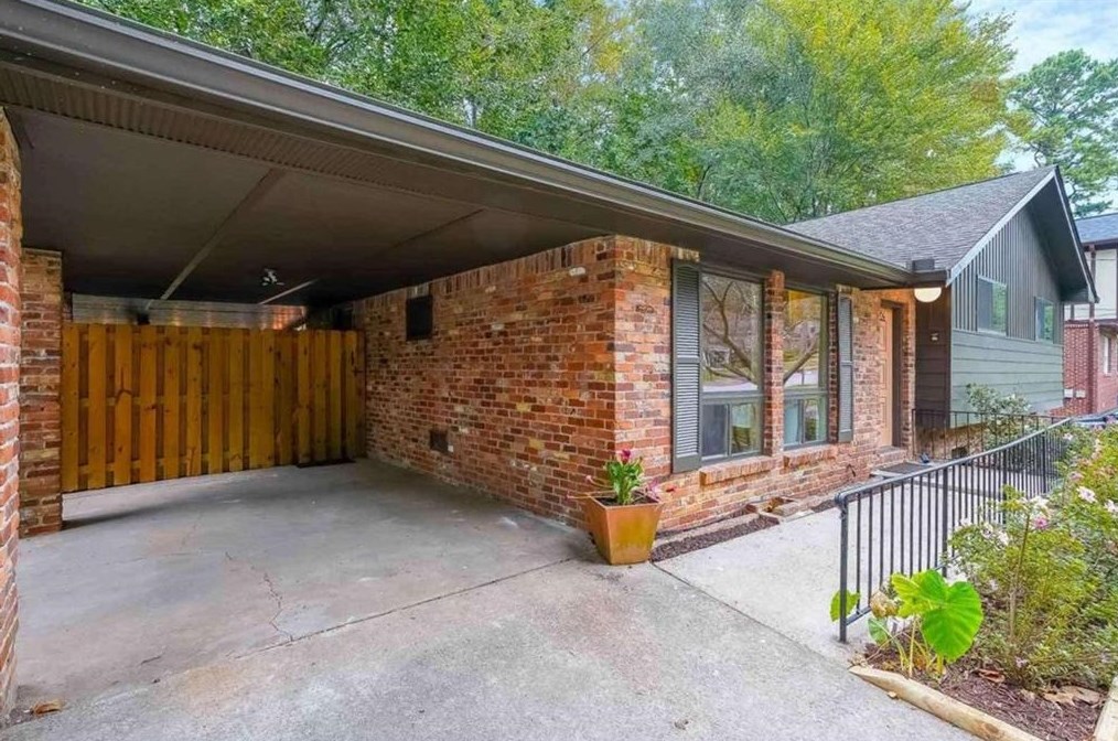 3054 Mount Olive Dr, Decatur, GA 30033-3016