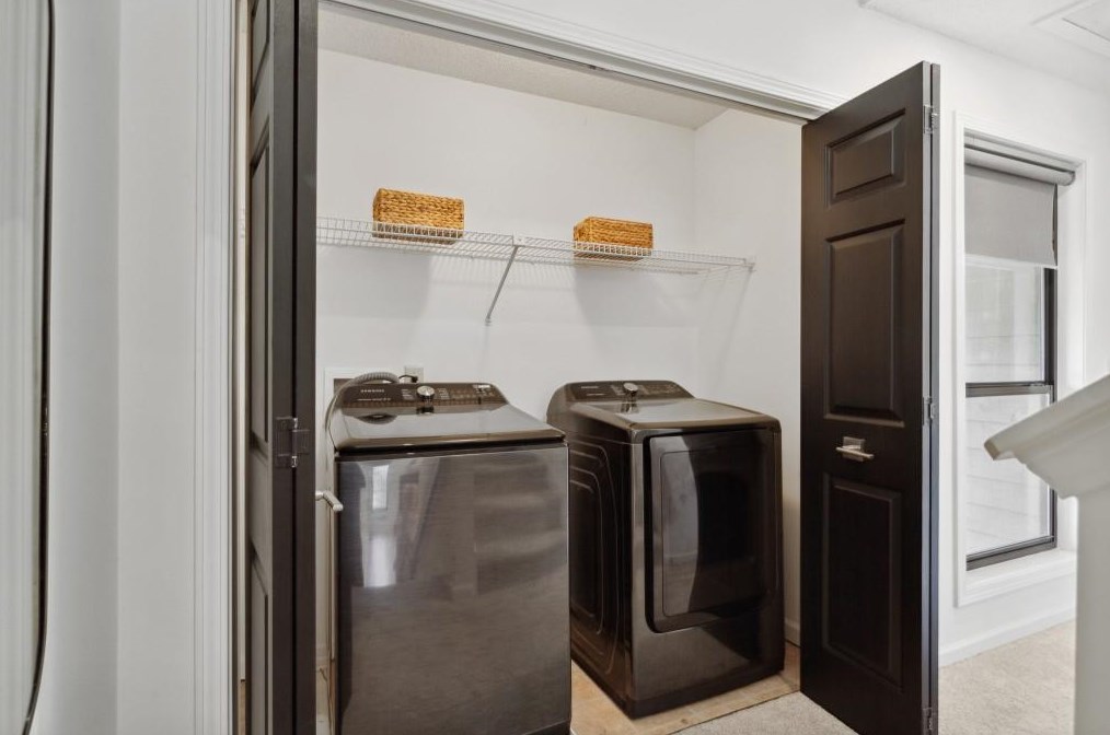 1033 Creatwood Cir, Smyrna GA  30080-8212 exterior