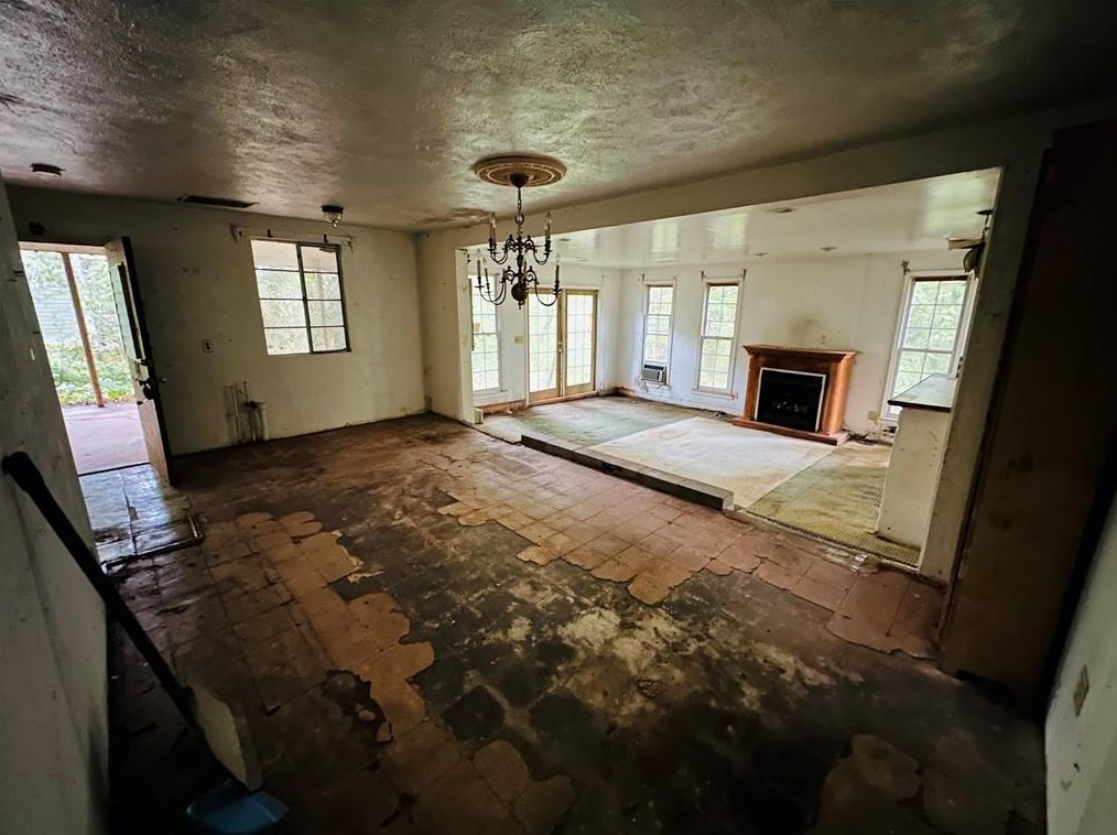 1855 Butlers Ln, Decatur GA  30033-4001 exterior