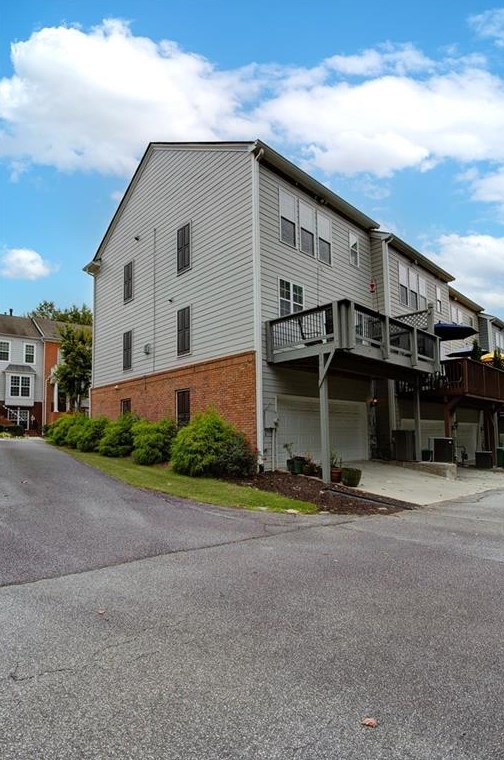 2166 Weldonberry Dr, Atlanta GA  30319-5732 exterior