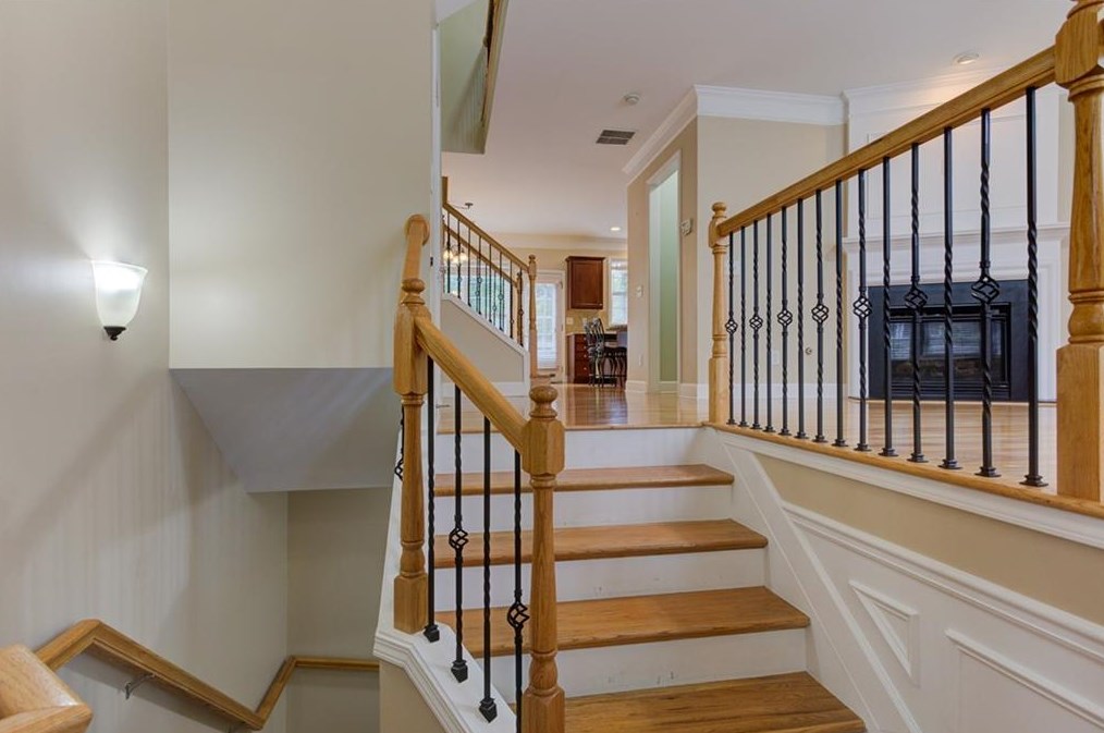 2166 Weldonberry Dr, Atlanta GA  30319-5732 exterior