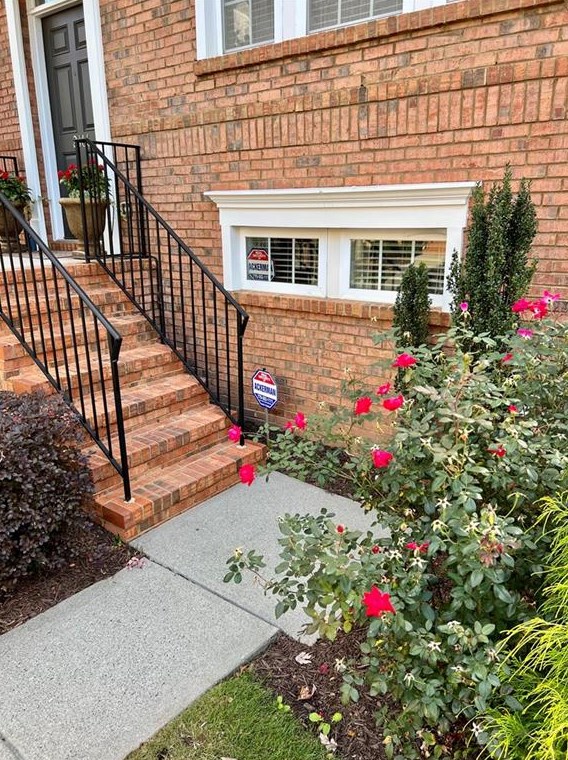 2166 Weldonberry Dr, Atlanta GA  30319-5732 exterior
