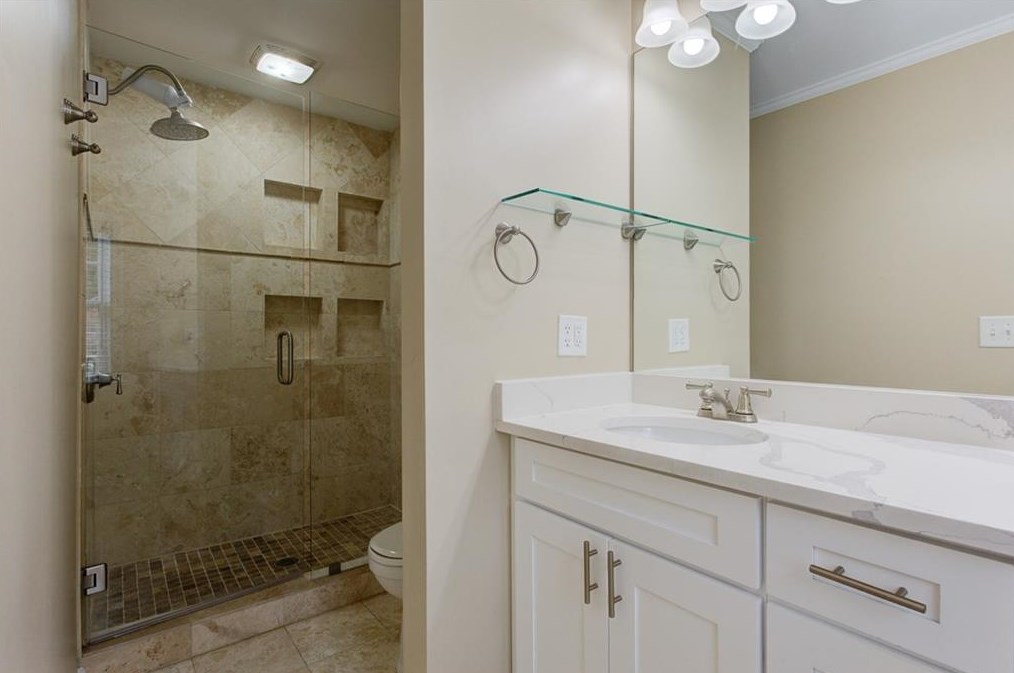 2166 Weldonberry Dr, Atlanta GA  30319-5732 exterior