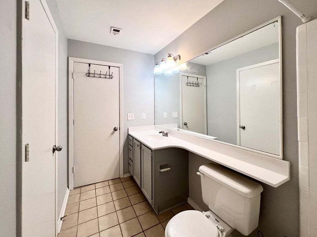 326 Warm Springs Cir, Roswell GA  30075-4967 exterior
