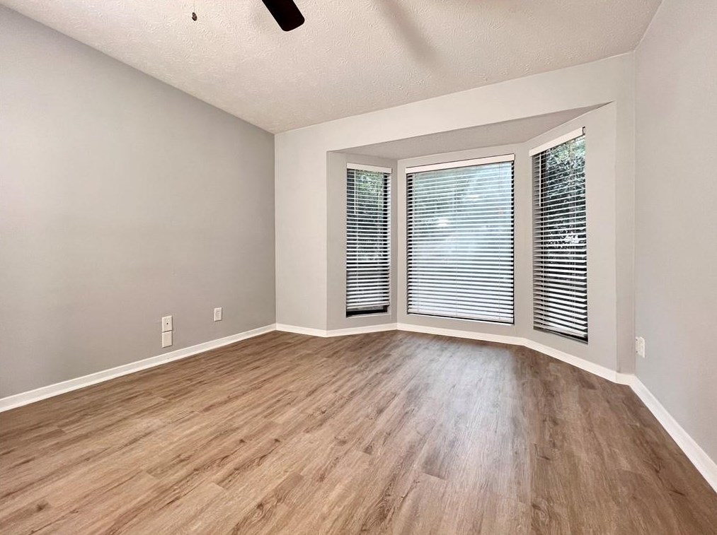 326 Warm Springs Cir, Roswell GA  30075-4967 exterior