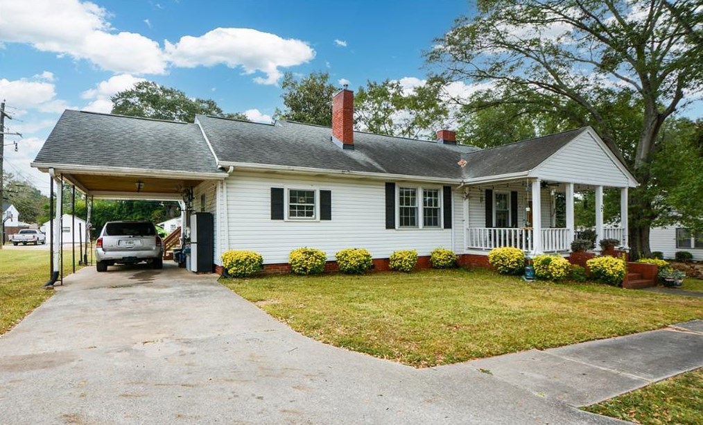 7 2nd St, Lindale, GA 30147-1535