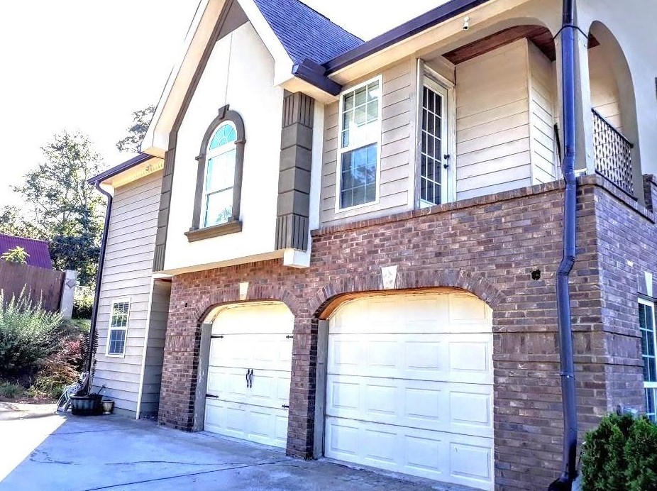 4236 E Cherokee Dr, Holly Springs, GA 30115