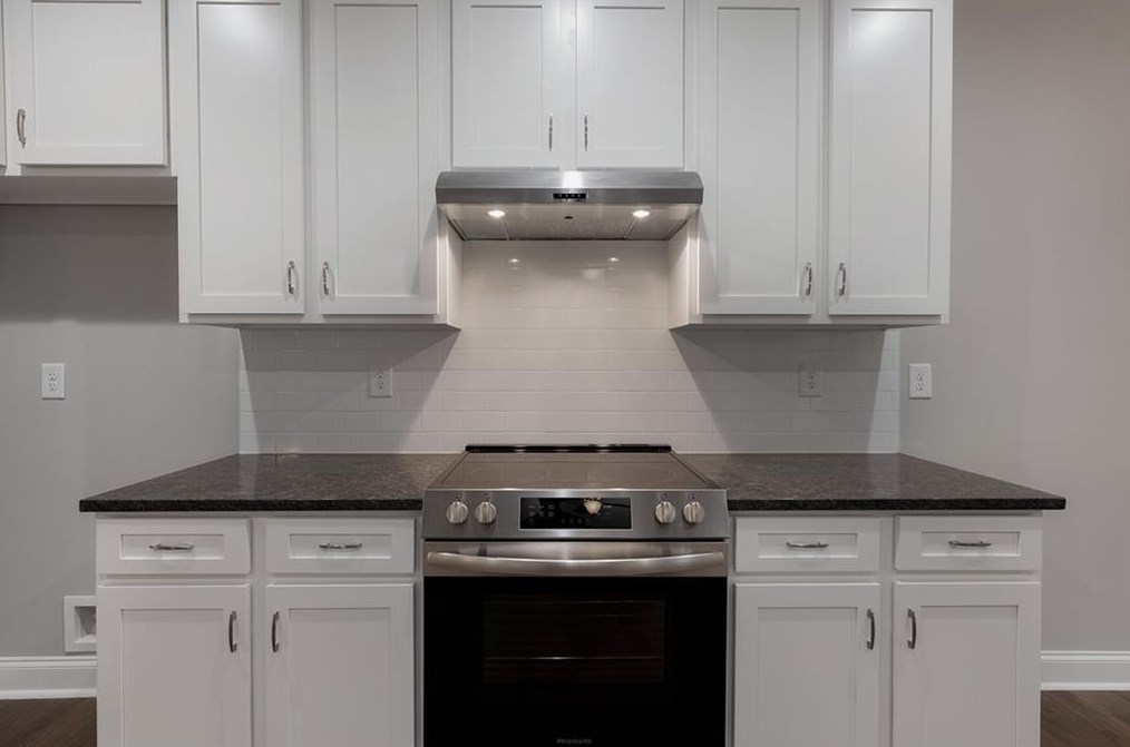 564 Oakland Dr, Calhoun GA 30701-4269 exterior