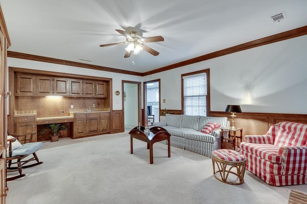 1805 Bedfordshire Dr, Decatur GA  30033-1405 exterior