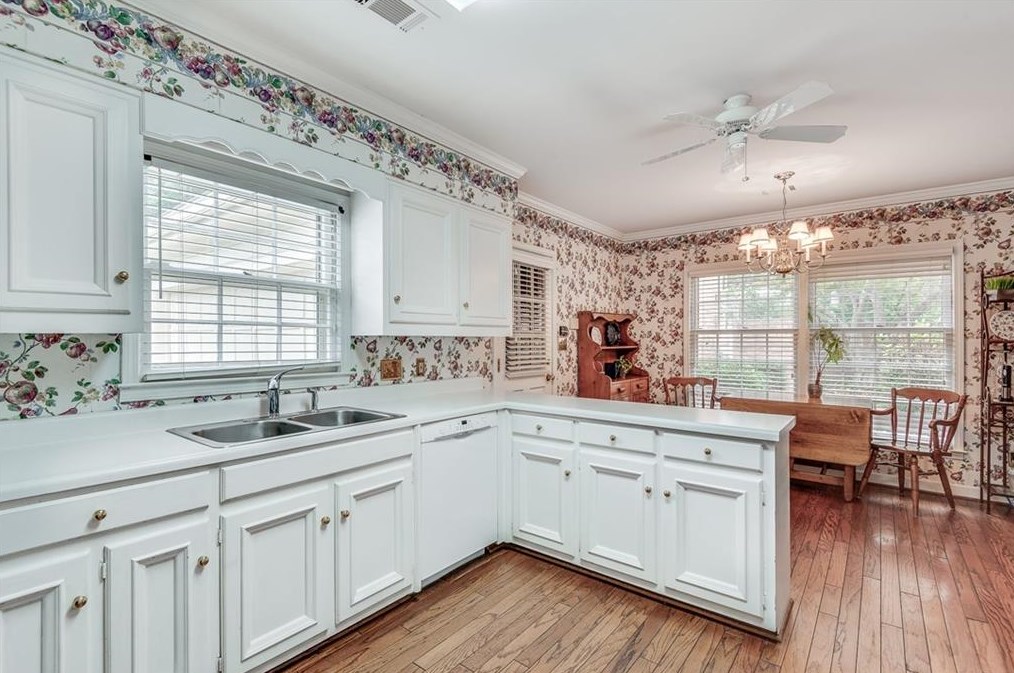 1805 Bedfordshire Dr, Decatur GA  30033-1405 exterior