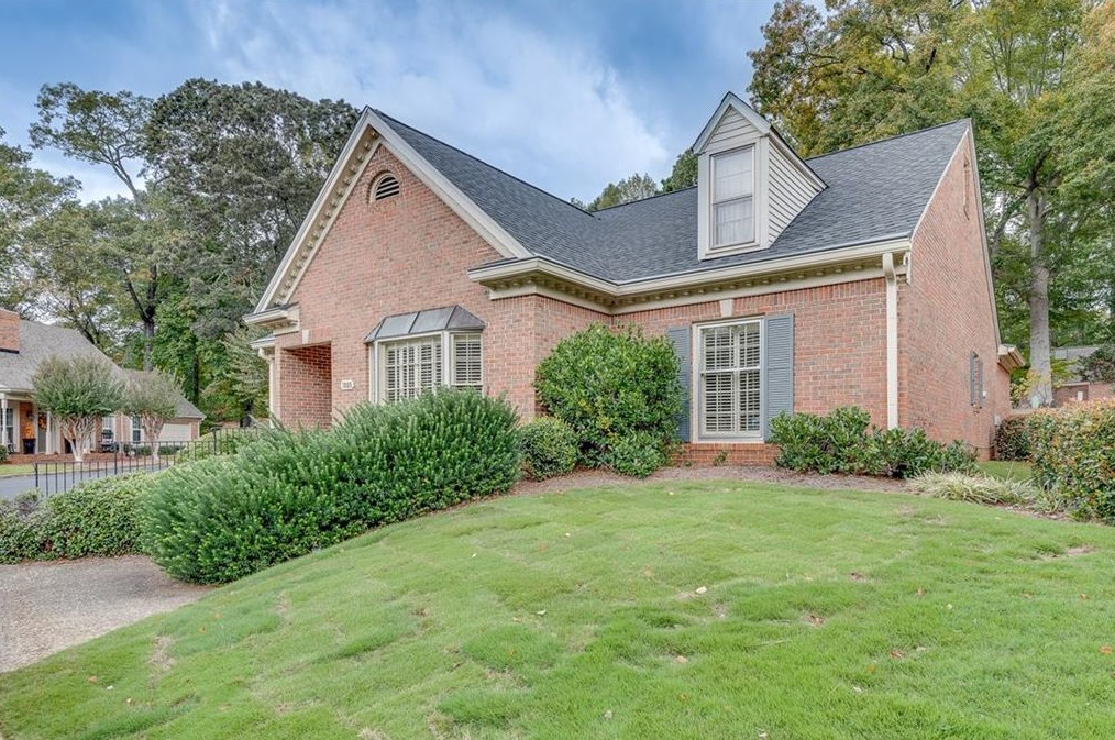 1805 Bedfordshire Dr, Decatur, GA 30033-1405