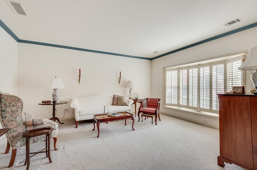 1805 Bedfordshire Dr, Decatur GA  30033-1405 exterior