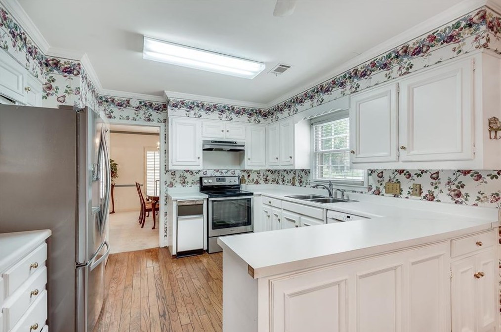 1805 Bedfordshire Dr, Decatur GA  30033-1405 exterior